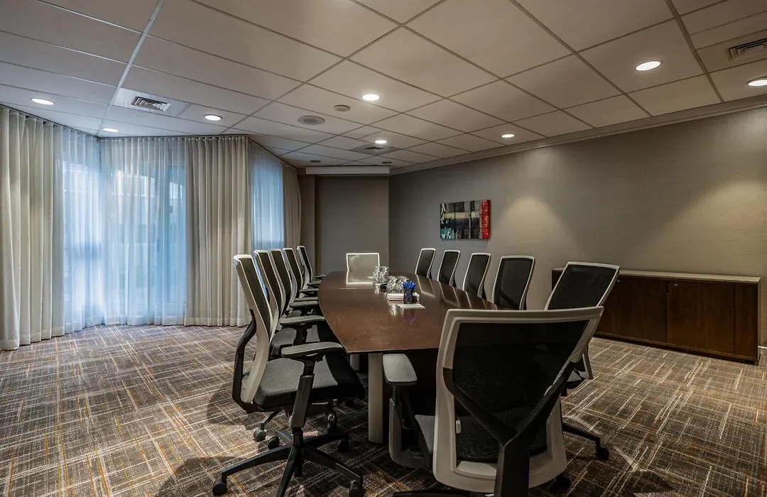 Delta Hotels By Marriott Montreal-1